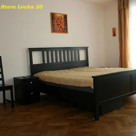 U Divadla Διαμέρισμα Κάρλοβι Βάρι